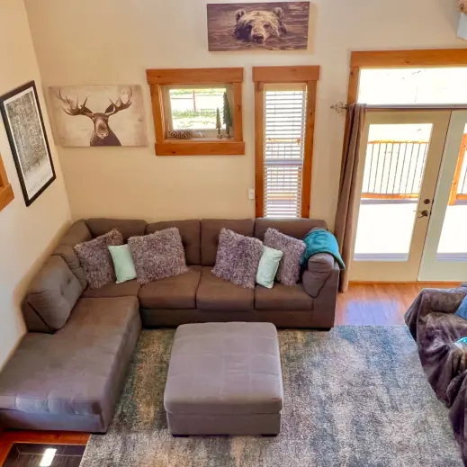 Montrose VRBO - Montrose AirBnB - Country Cabin Exterior