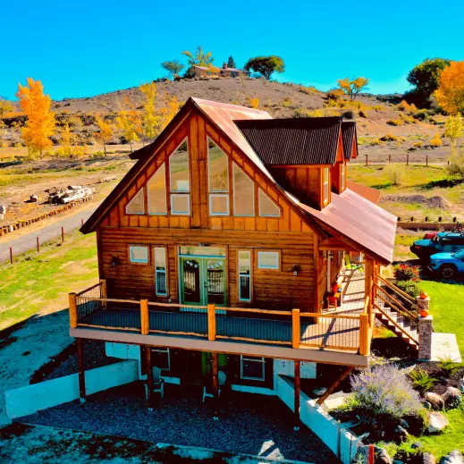 Montrose VRBO - Montrose AirBnB - Country Cabin Exterior